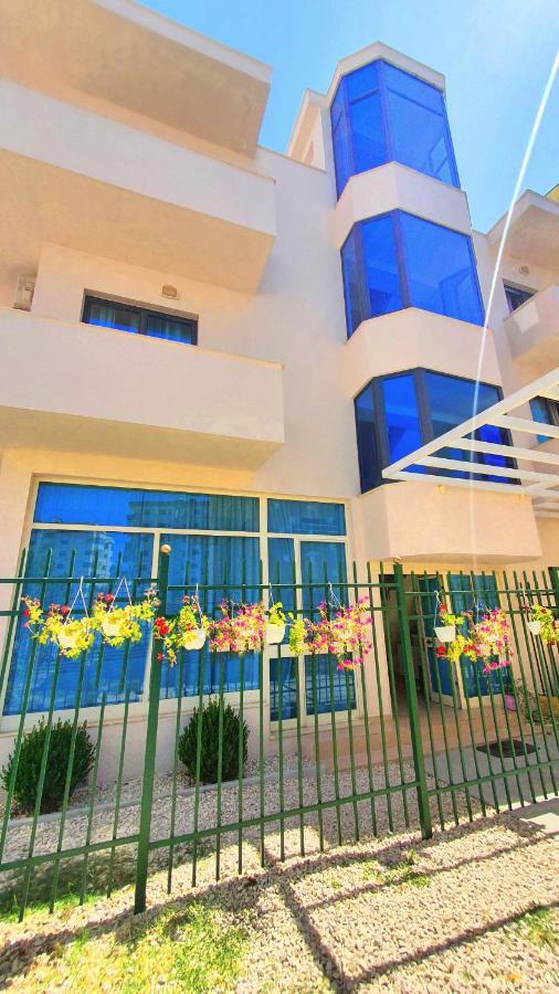 Vila Vera Durrës Esterno foto