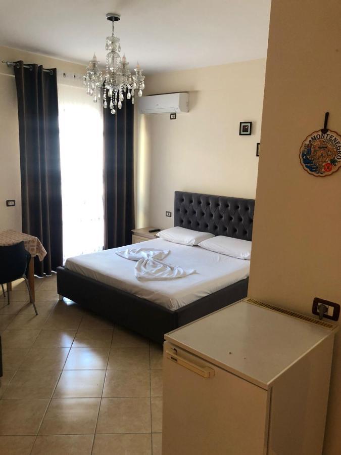 Vila Vera Durrës Esterno foto