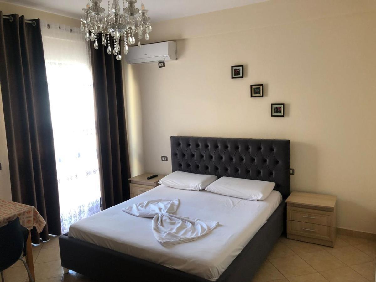 Vila Vera Durrës Esterno foto